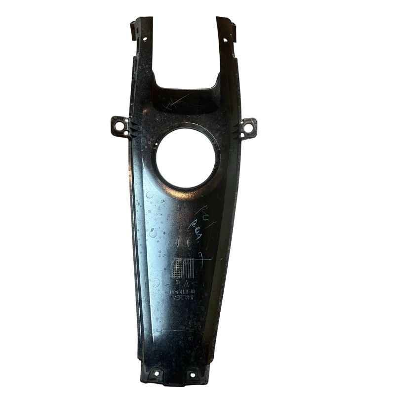 Inner side of the original Yamaha XSR155 OEM upper tank cover showing the factory structure, mounting points and fuel cap opening. Genuine Yamaha fuel tank cover removed from the Neo Muscle project motorcycle.